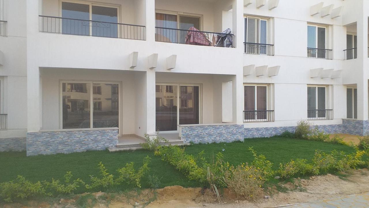 شاليه فرش فندقي بقرية بالميرا بيتش العين السخنه للعائلات Ain Sukhna Exteriör bild