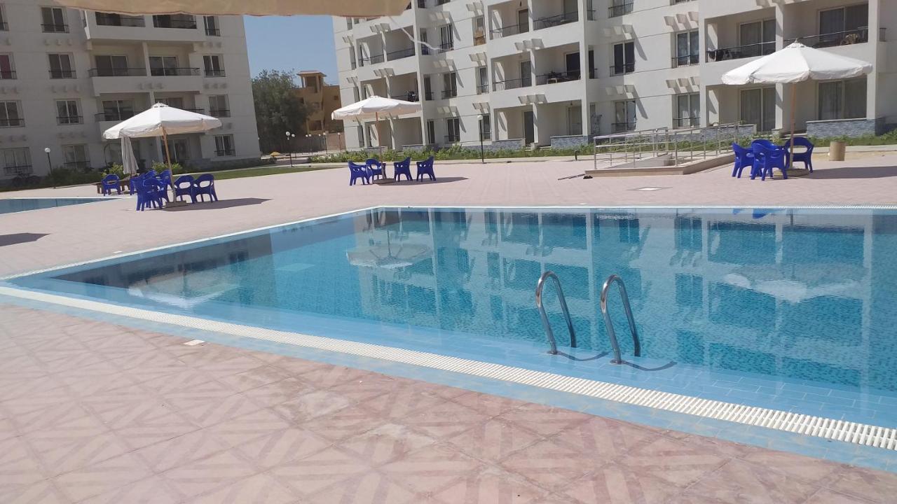 شاليه فرش فندقي بقرية بالميرا بيتش العين السخنه للعائلات Ain Sukhna Exteriör bild