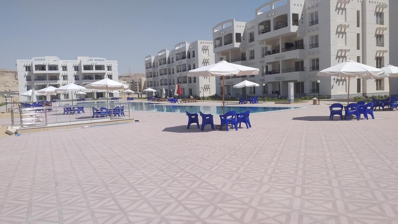شاليه فرش فندقي بقرية بالميرا بيتش العين السخنه للعائلات Ain Sukhna Exteriör bild
