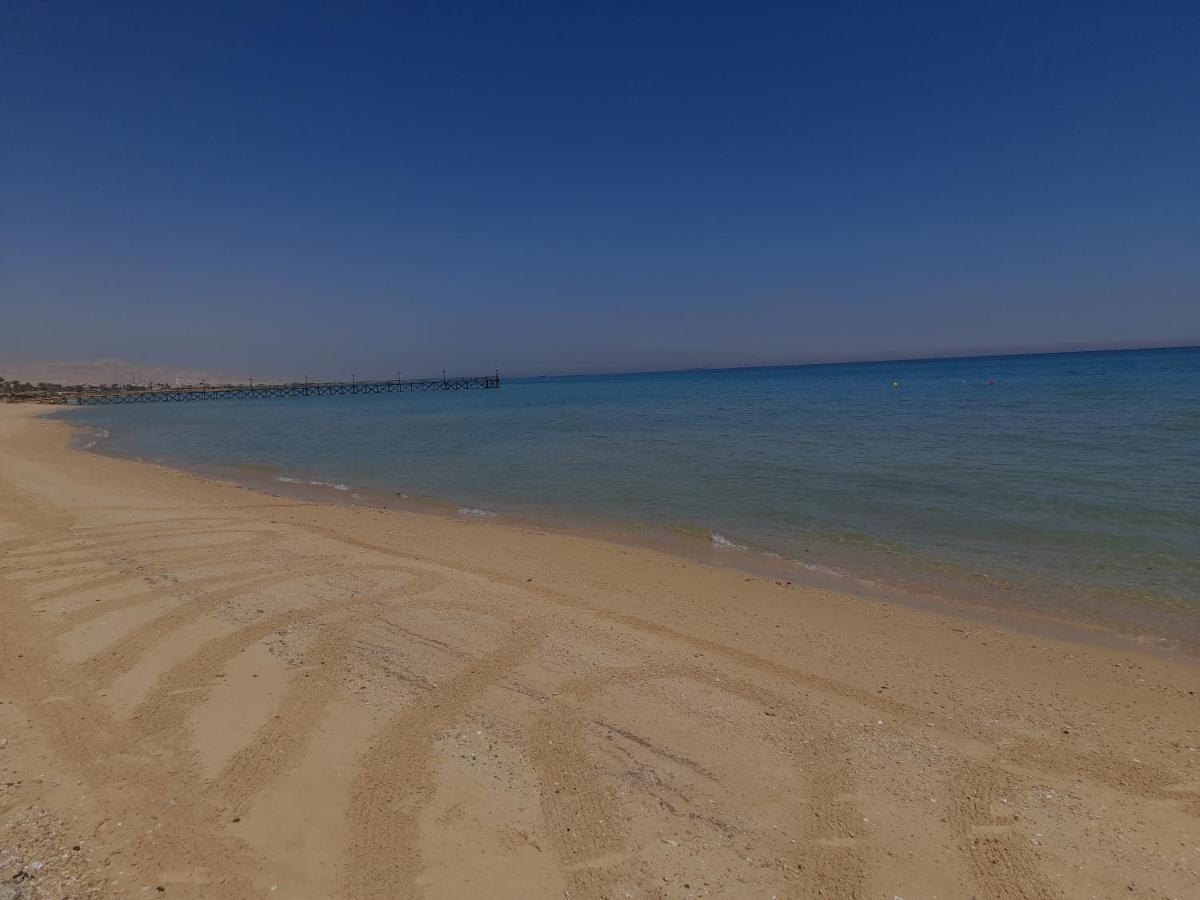 شاليه فرش فندقي بقرية بالميرا بيتش العين السخنه للعائلات Ain Sukhna Exteriör bild
